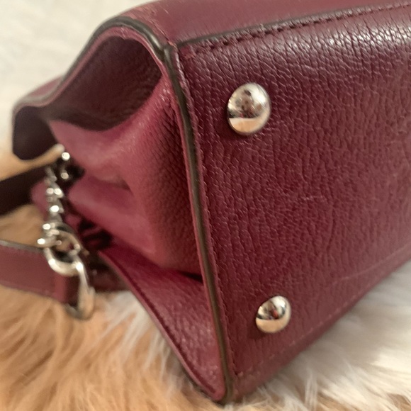 MICHAEL KORS BURGUNDY BAG. - Picture 8 of 8